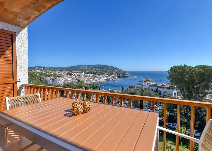 Panoramic Sea Views דירה *