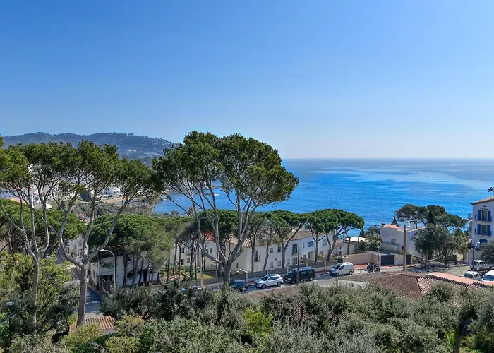 Panoramic Sea Views דירה *