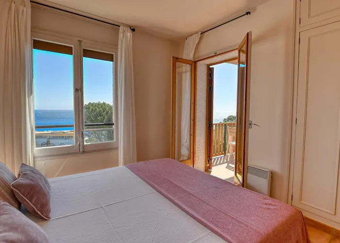 Panoramic Sea Views